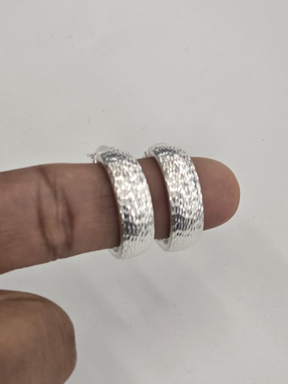 925 Sterling Silver Twist Hoop Earring